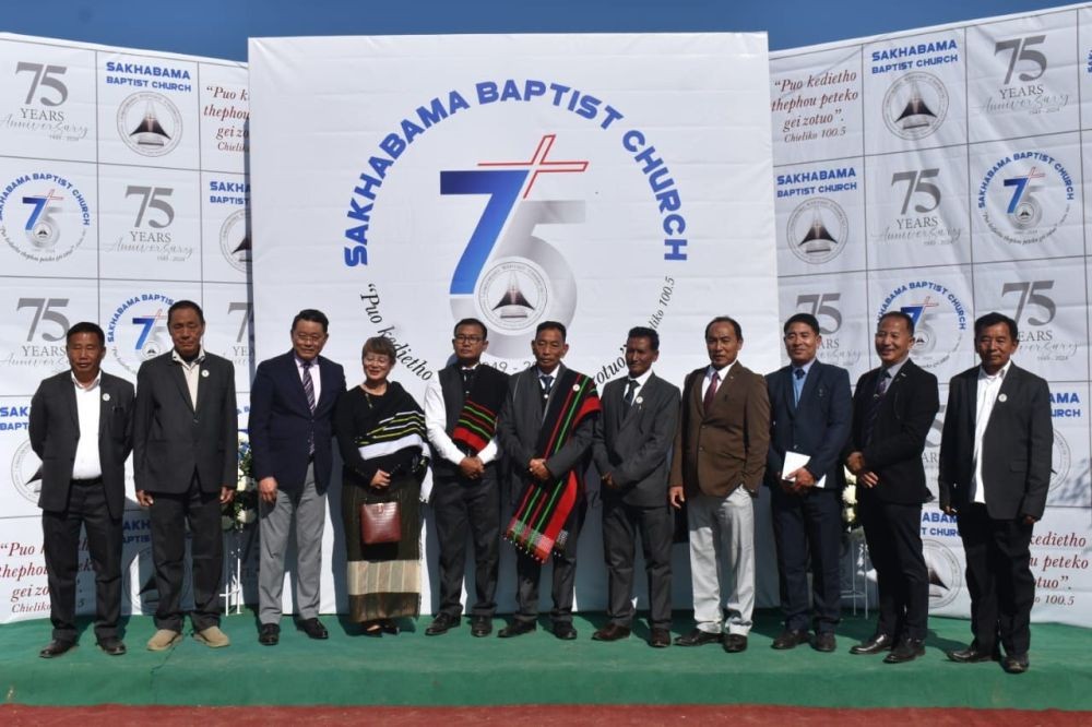 Angami Baptist Church Council, Executive Chairman, Rev Rachülie Vihienuo with other guests and visitors during the observation of 75 years of Sakhabama Baptist Church on December 28. (Morung Photo)